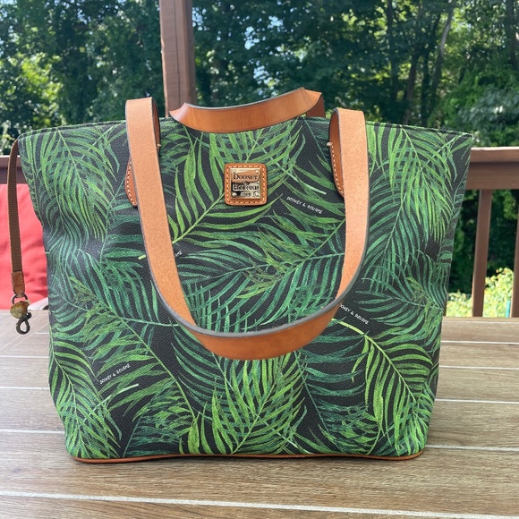 Dooney & Bourke Bags Dooney Palm Zip Tote Poshmark